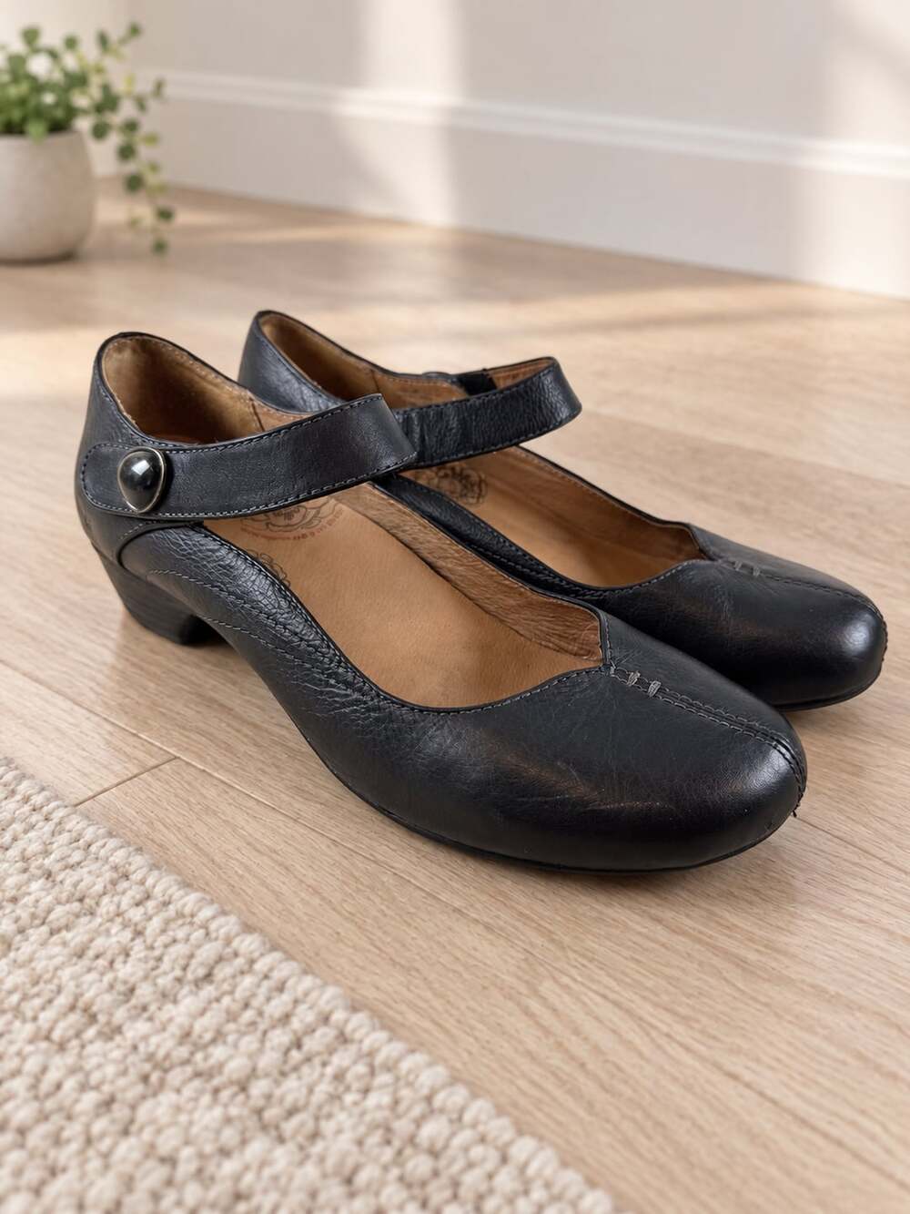 Taos Samba Black Leather Mary Jane Low Heel Comfort Pumps Women’s 7.5